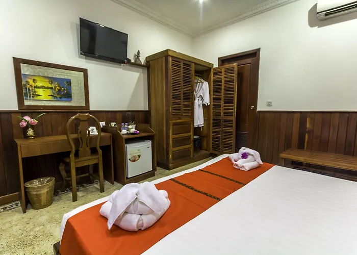 Baystone Hotel 3*